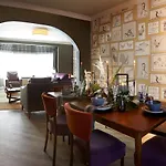 The Plough Inn & Cottages