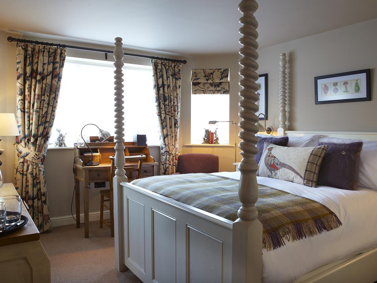 The Plough & 5*