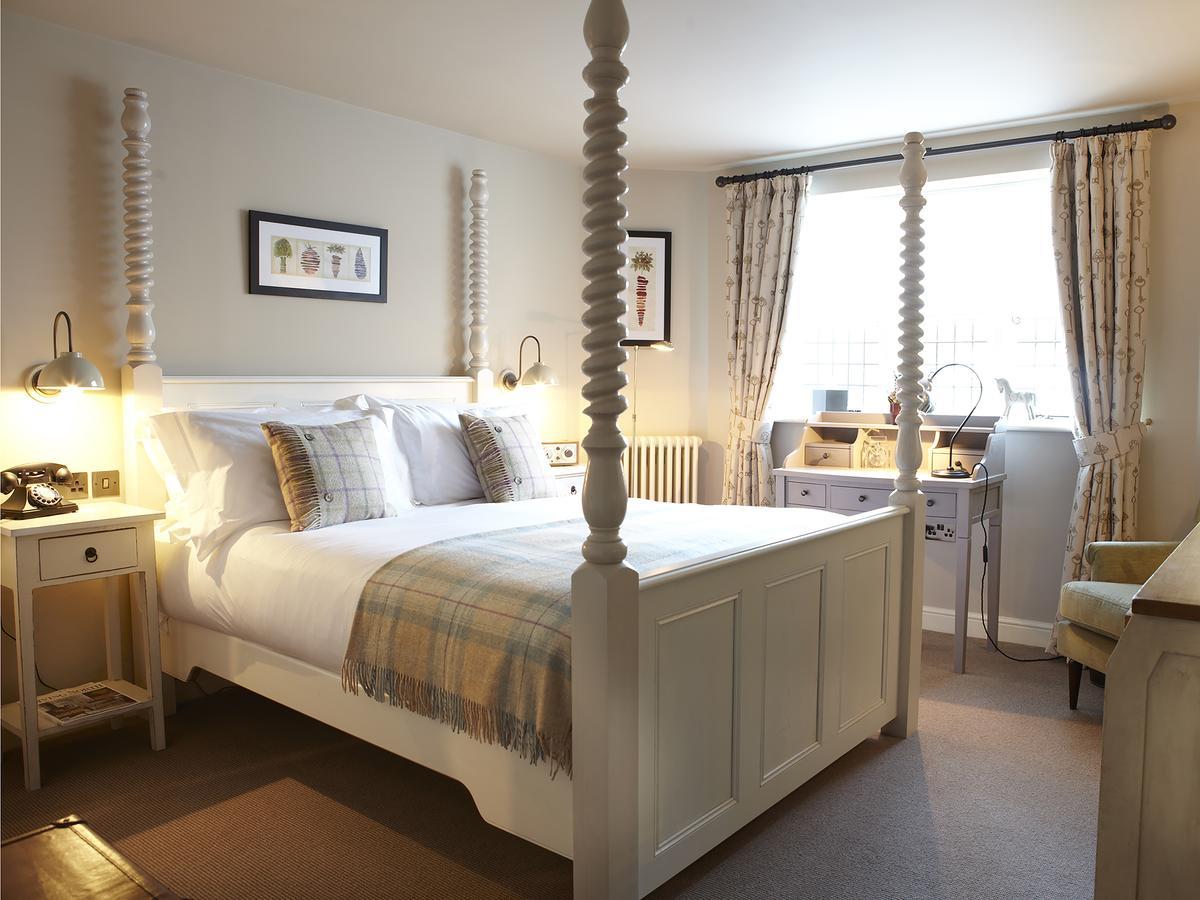 The Plough & 5*
