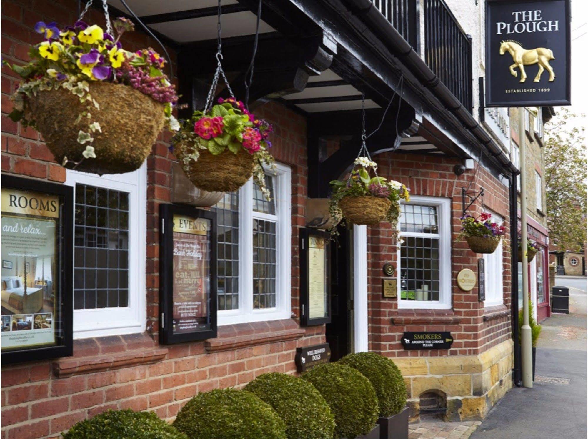 Inn The Plough & Scarborough